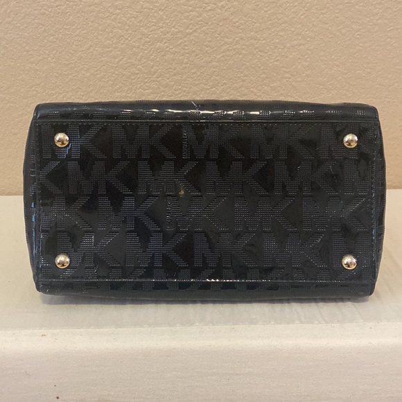 Michael Kors black patent shiny monogram bag - Picture 6 of 16